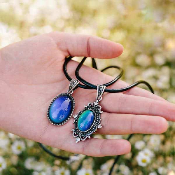 Aura Mood Changing Necklace - Image 3