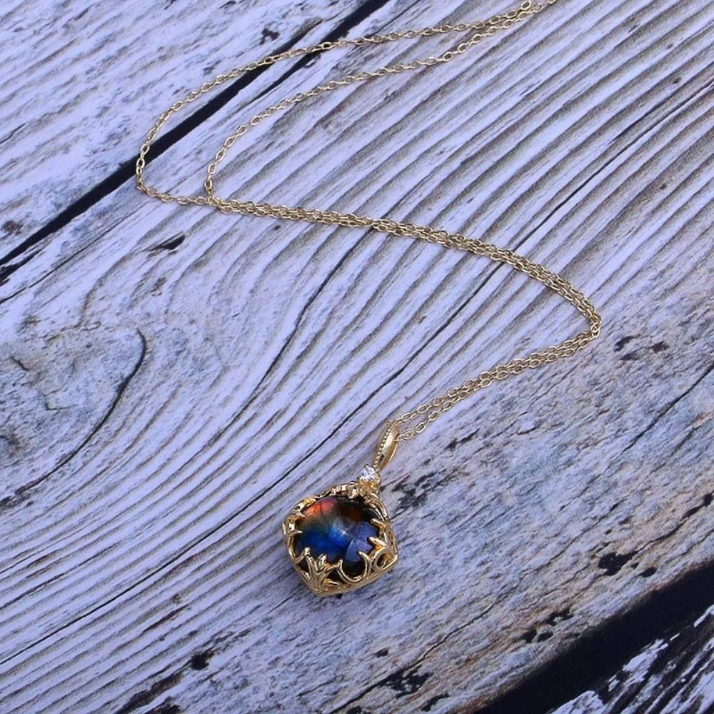 Star Nebula Labradorite Necklace - Image 3