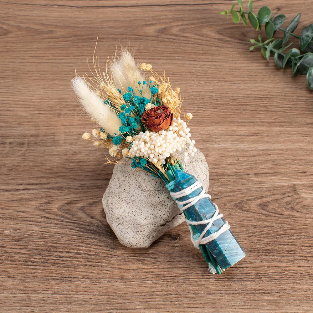 Crystal Point Flower Bouquet - Image 6