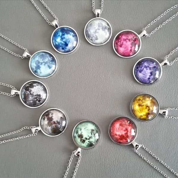 Glowing Full Moon Necklace - Image 5