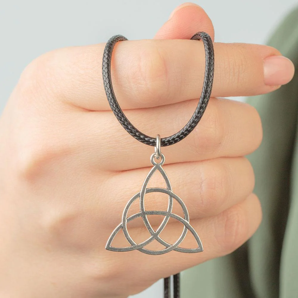 The Triquetra Necklace - Image 2