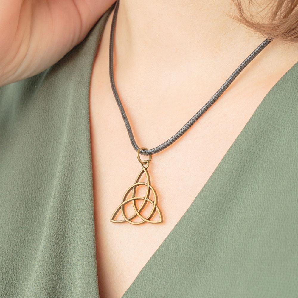 The Triquetra Necklace - Image 5