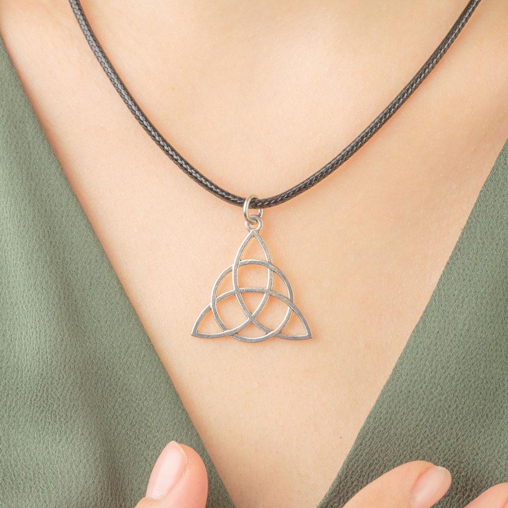 The Triquetra Necklace - Image 6
