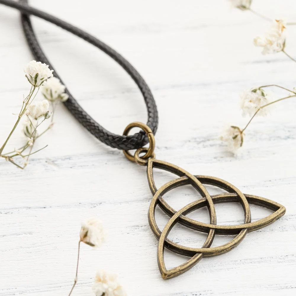 The Triquetra Necklace - Image 9